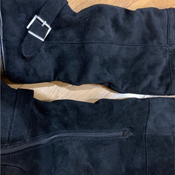 Kohl’s Tall Black Boots - Picture 2 of 4